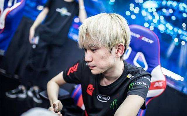 绽放属于自 绽放属于自